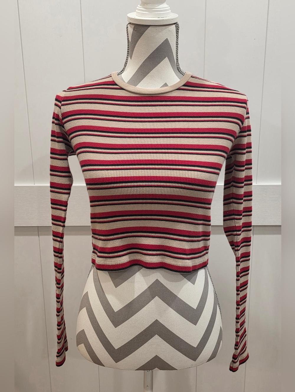 Brandy Melville Juniors Long Sleeve Striped Shirt Size 10 - Item 142